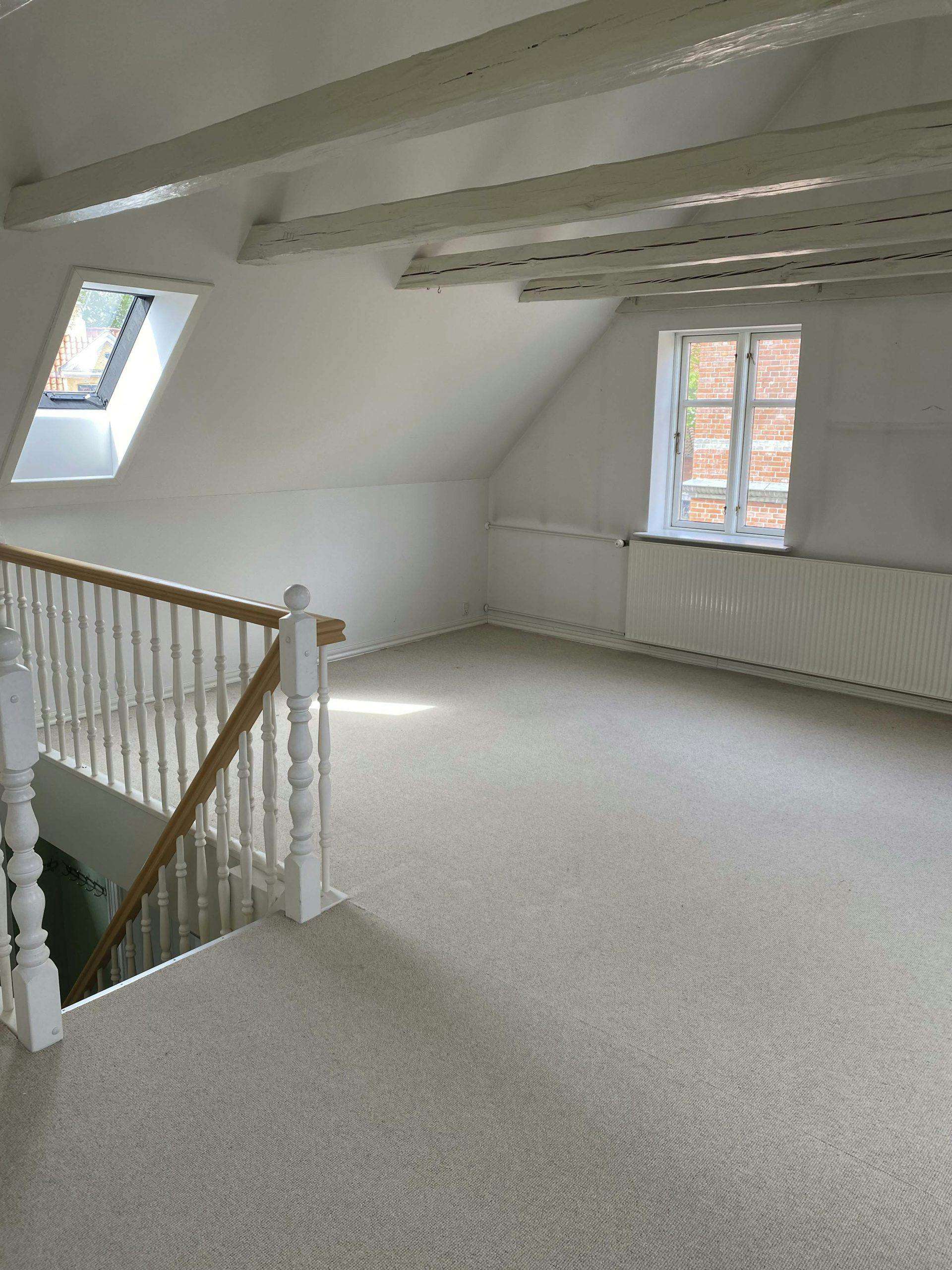 Loftstue før renovering Loftstue før renovering