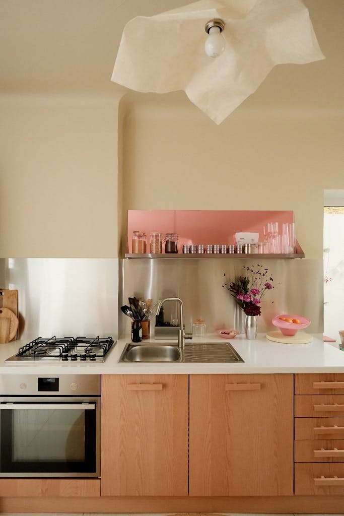 KJøkken med aluminiumsplate