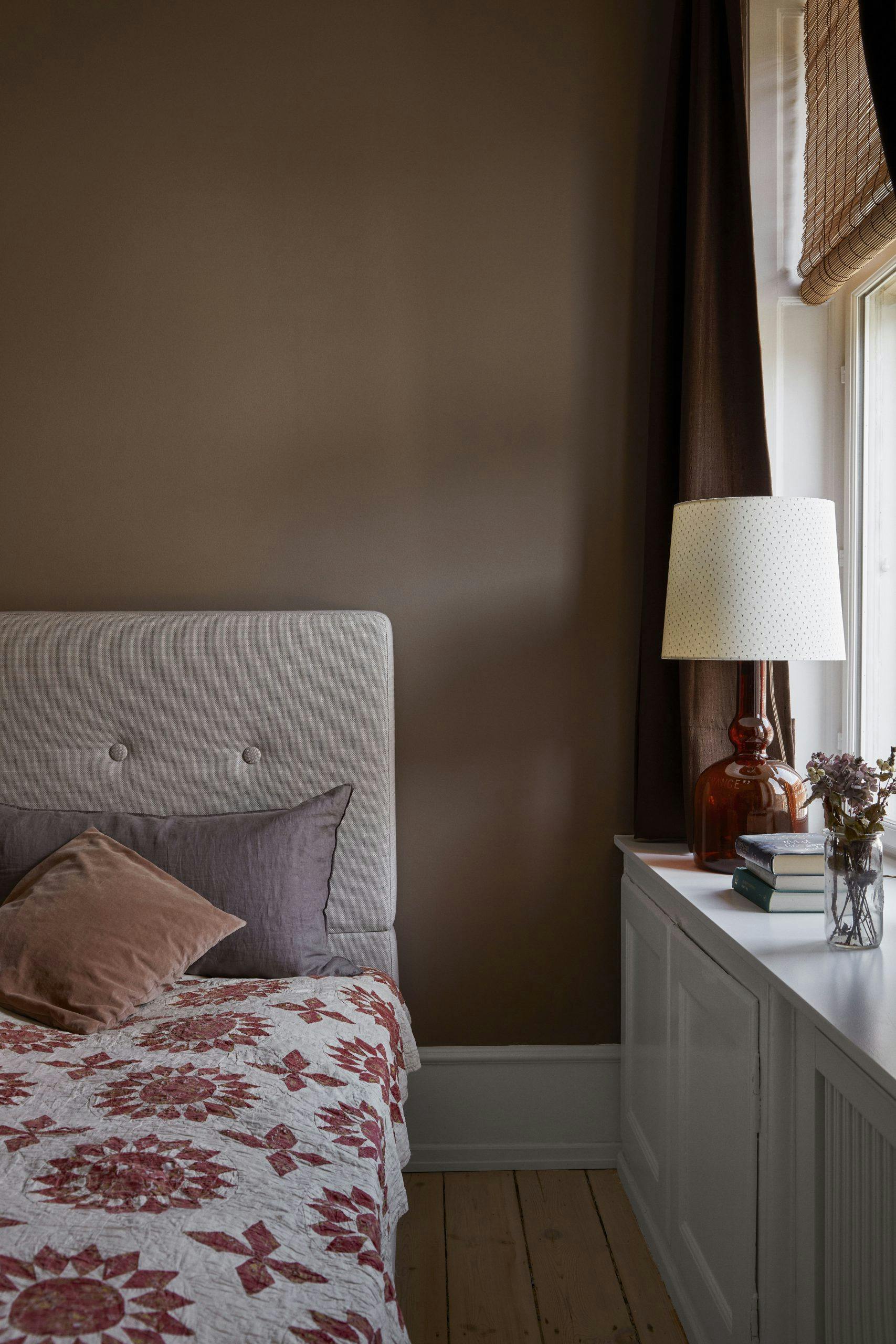 detaljer fra vindu på soverom