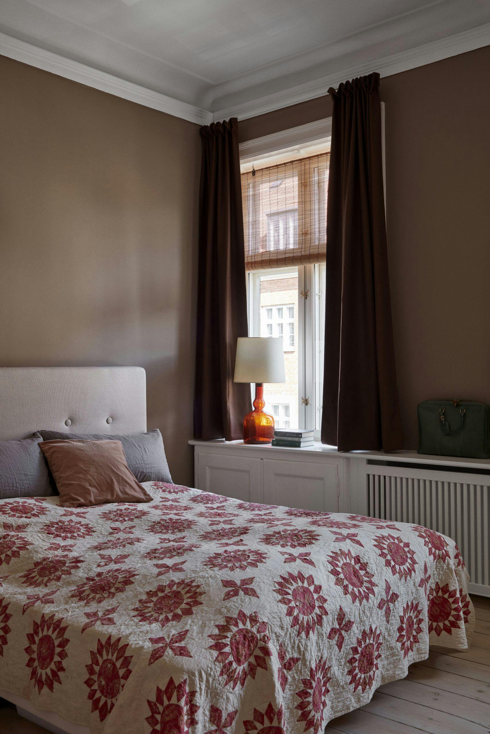 Sengeteppe med blomster