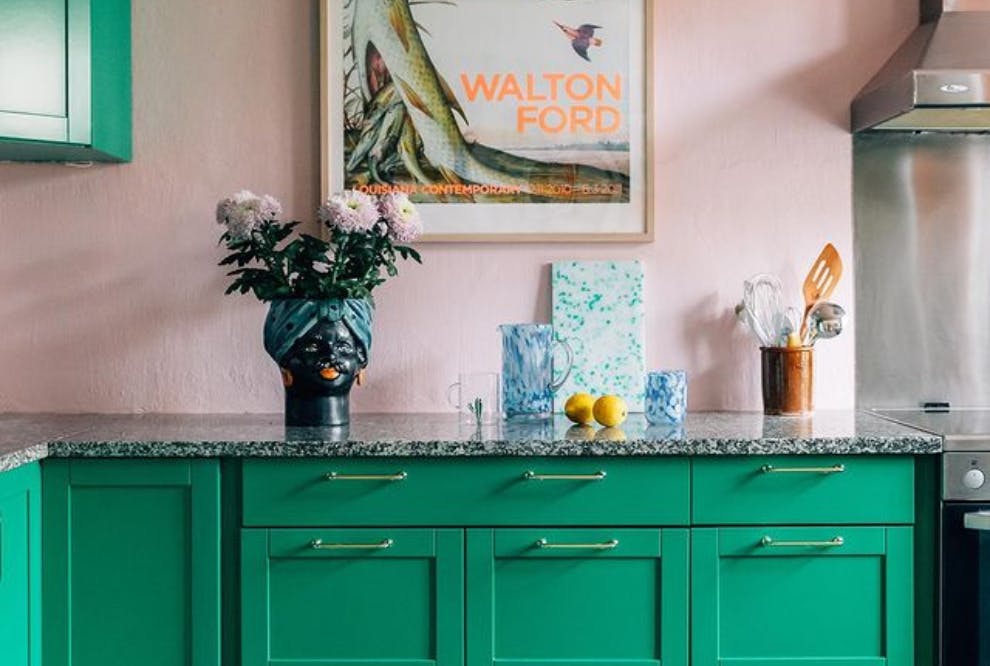 Hjemmelavet køkken i grøn