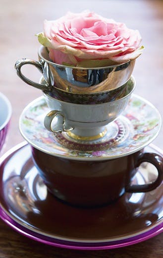 Roser på frokostbrettet