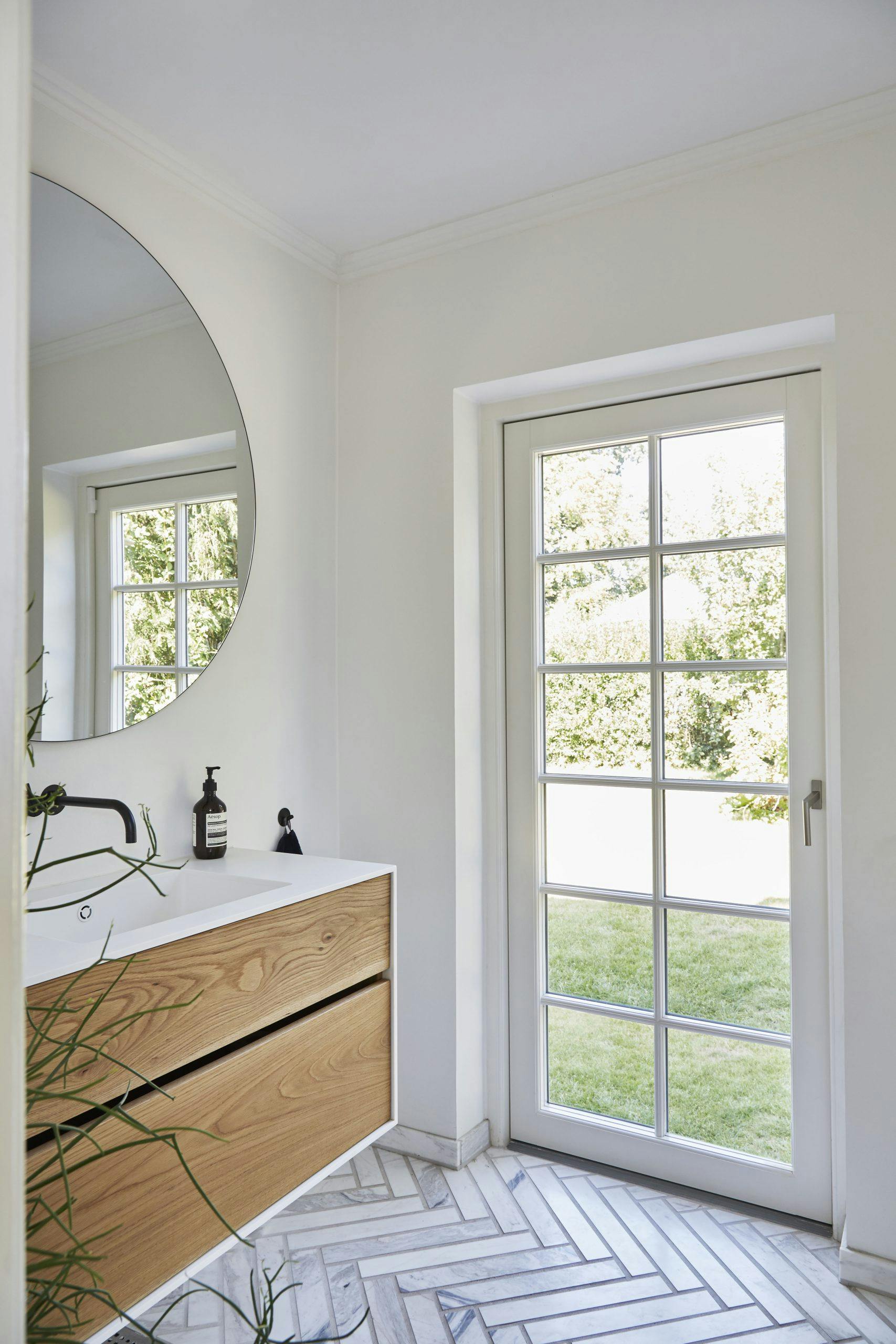 astridbom210424 nSE3MVCY iFD1fbMlA Vola armatur og spejl fra House Doctor