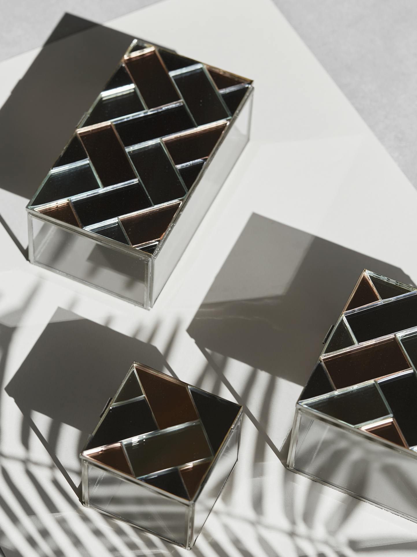 småbokser i speil fra Au Maison