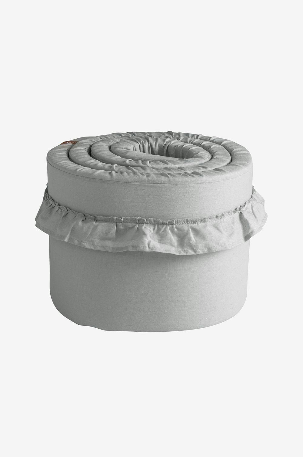 grå og fin sprinkelsengbeskytter 