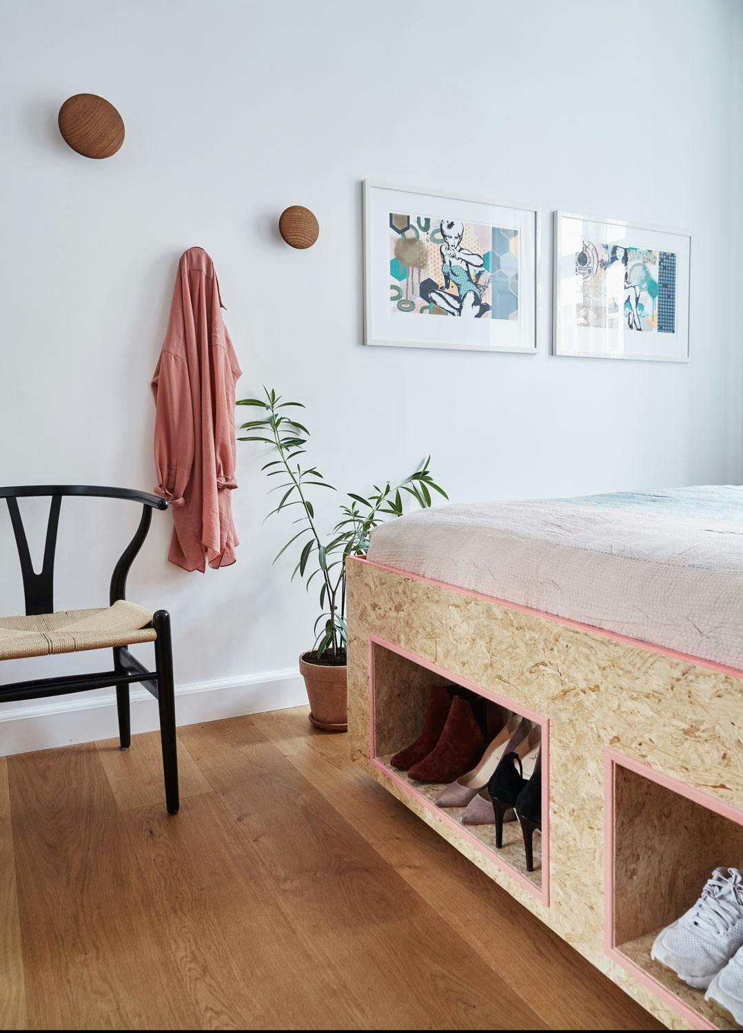 skohylle under sengen