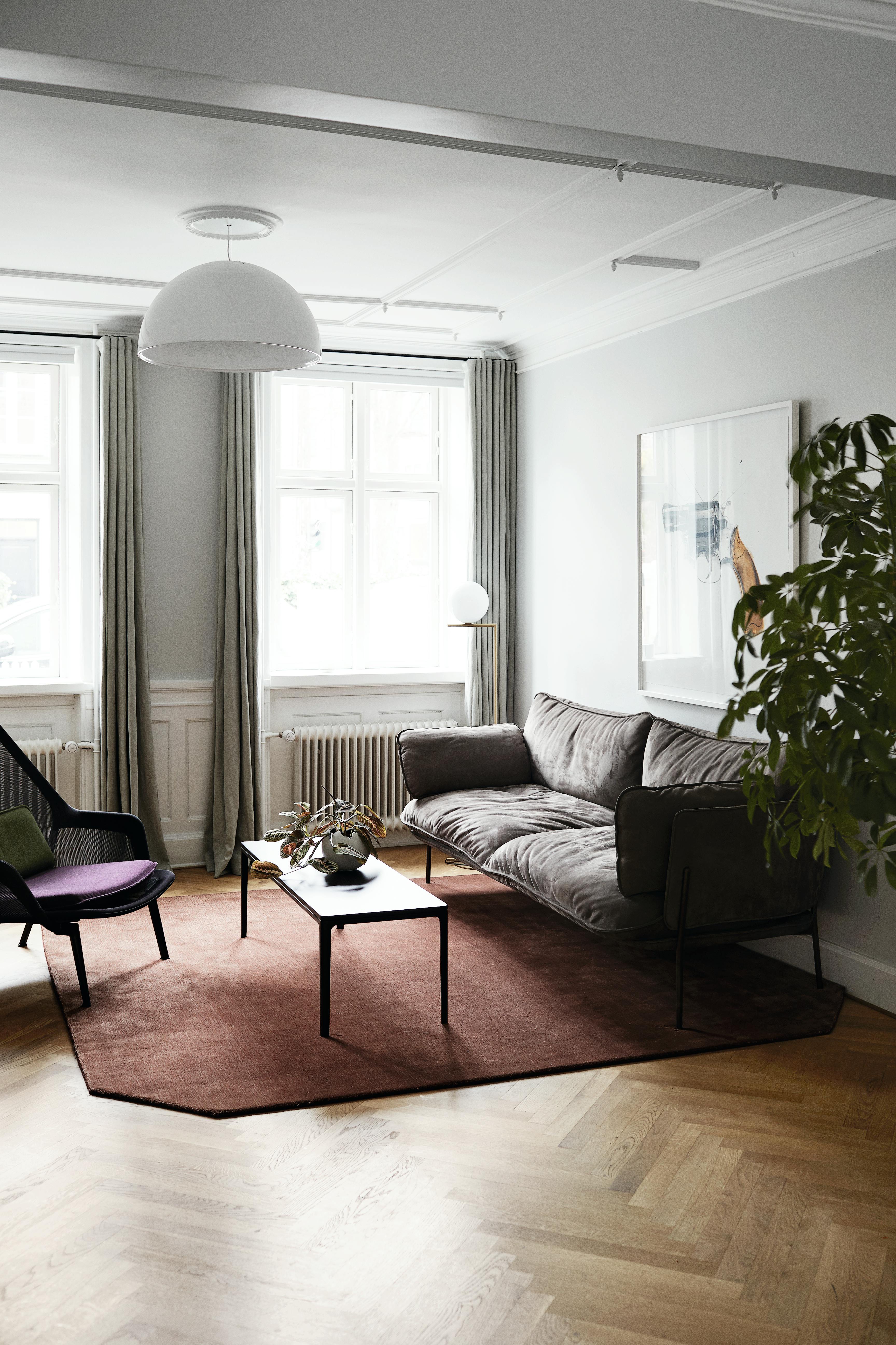 stue med myke tekstiler