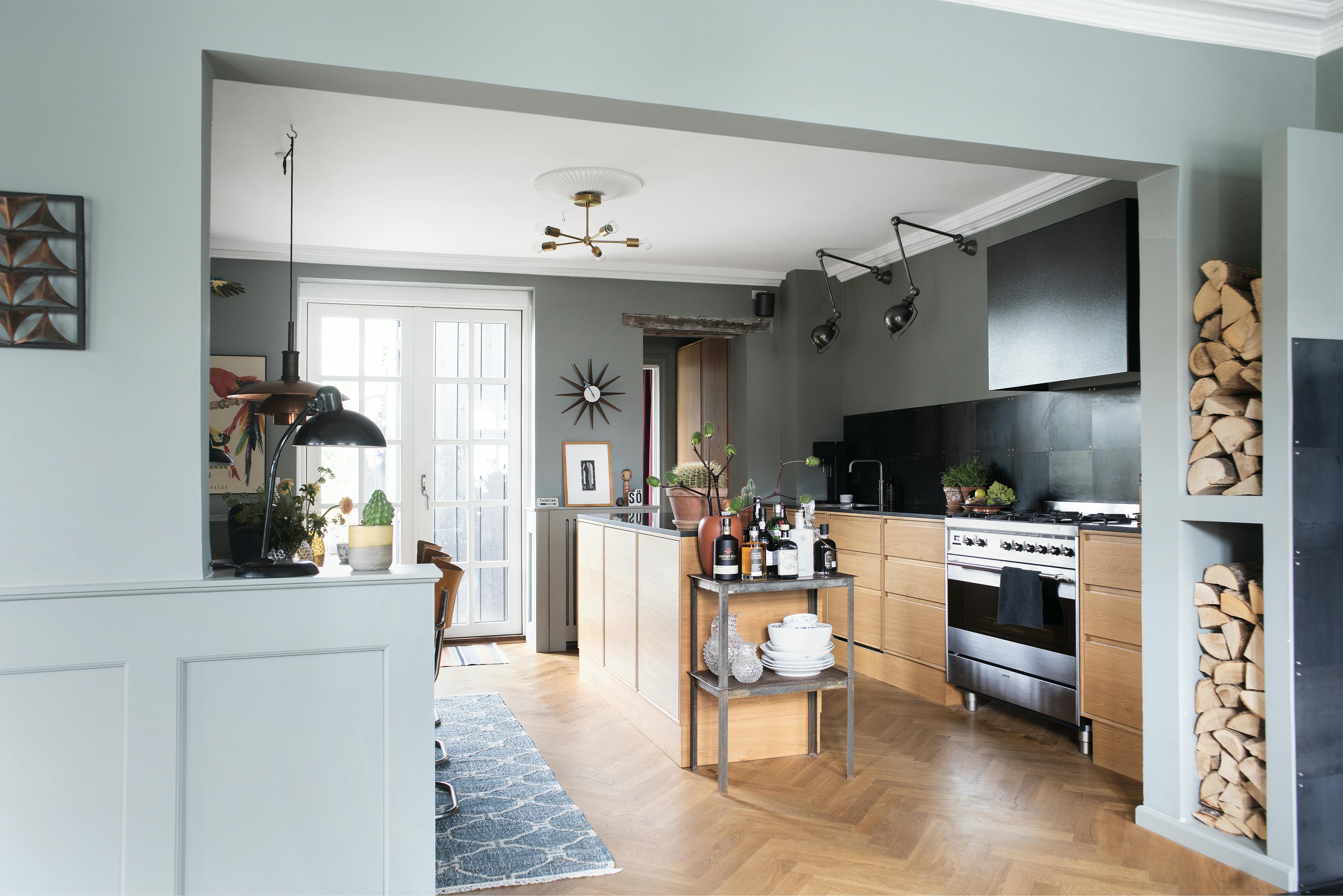 Kjøkken med halvvegg 