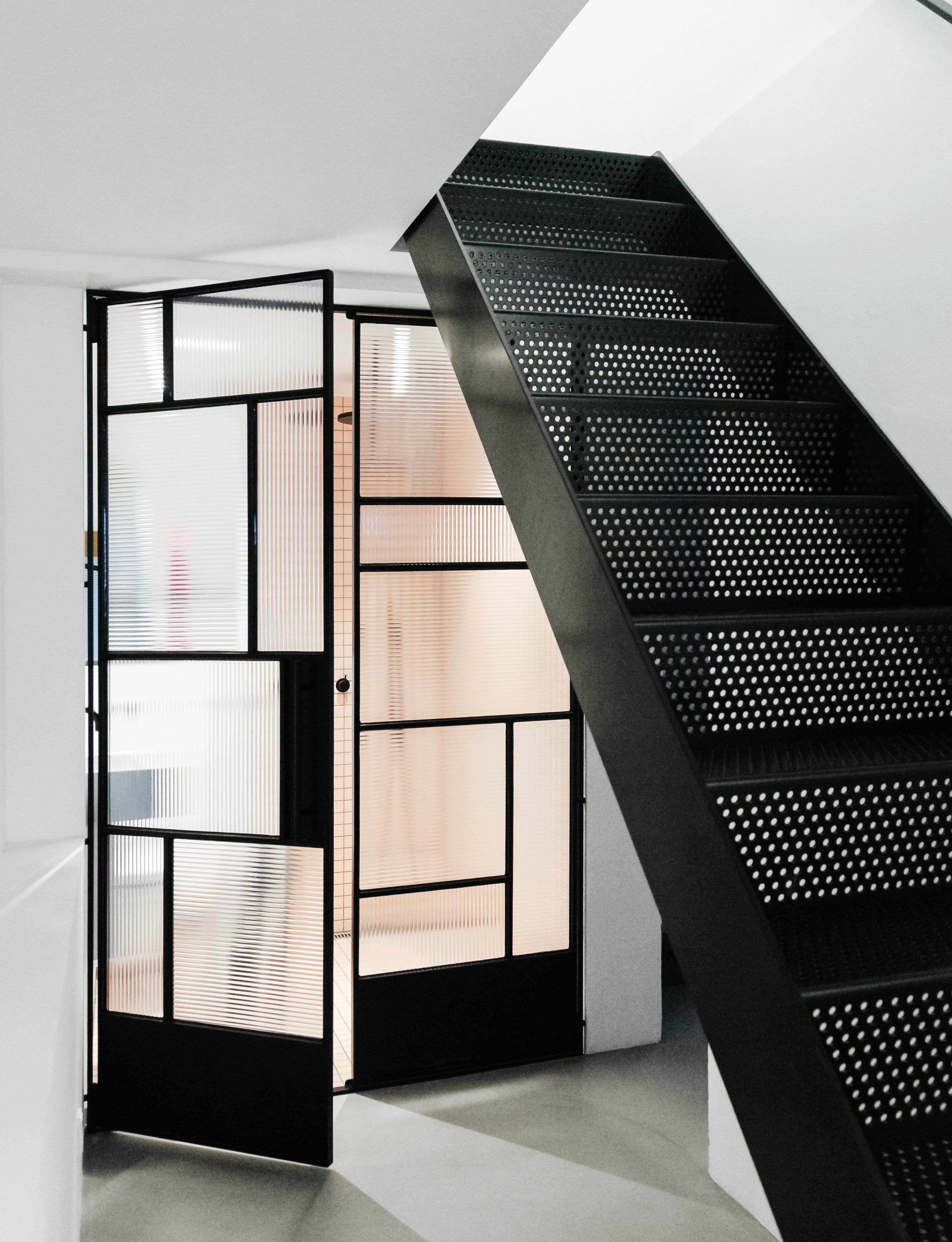 Glasdøre og vinduesvæg, cool trappe 