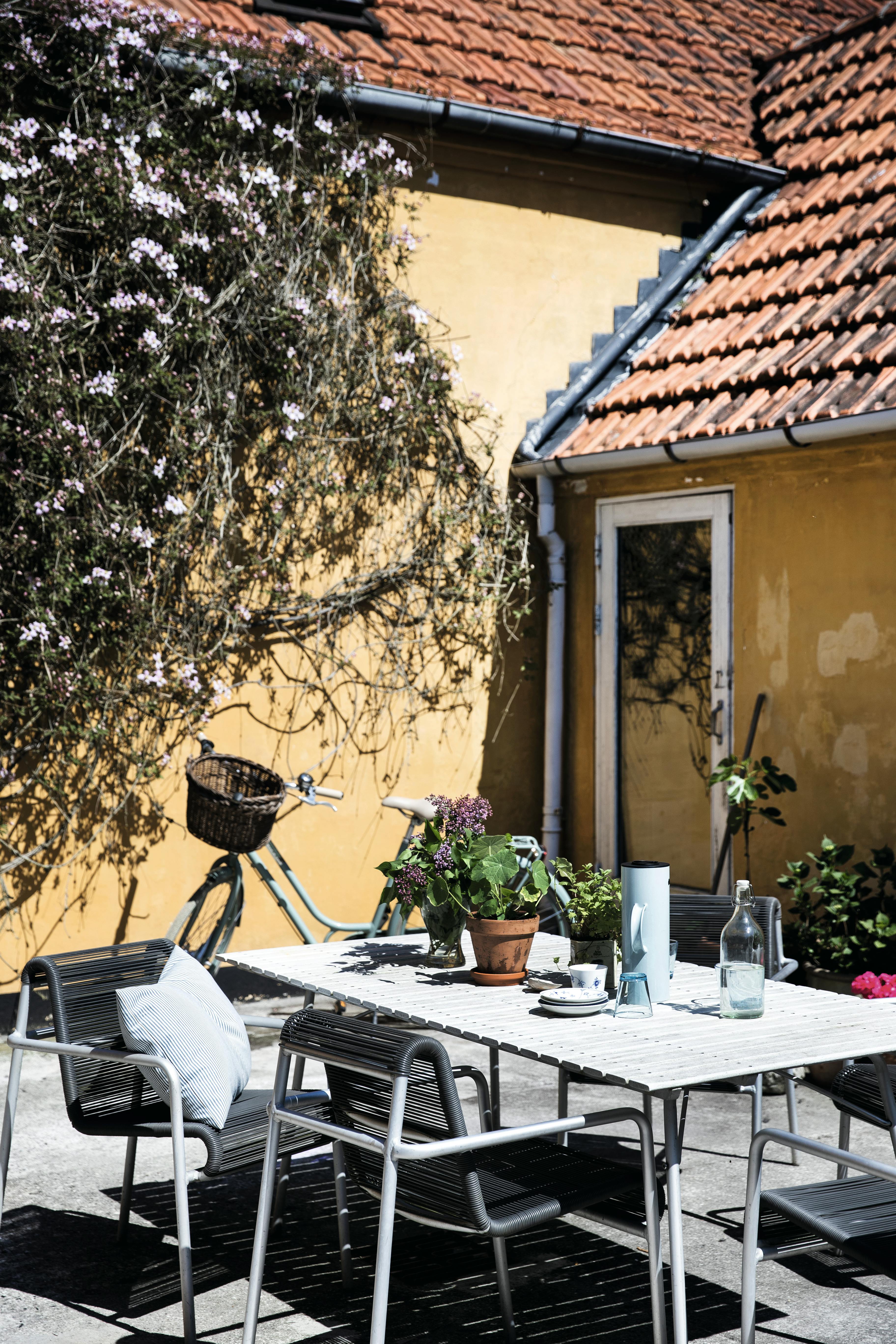 uteplass med hagemøbler fra idemøbler