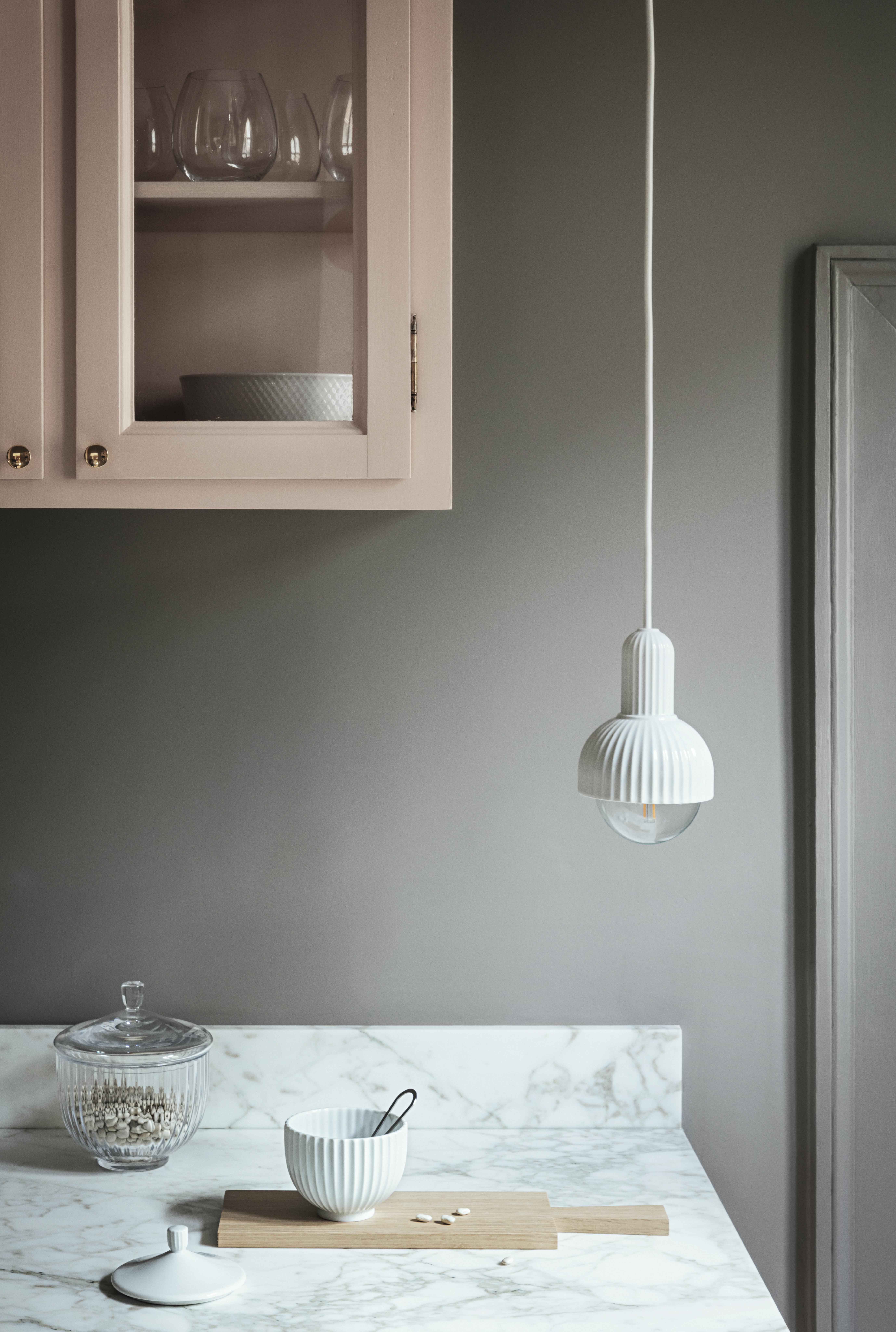 rosa kjøkken med marmor