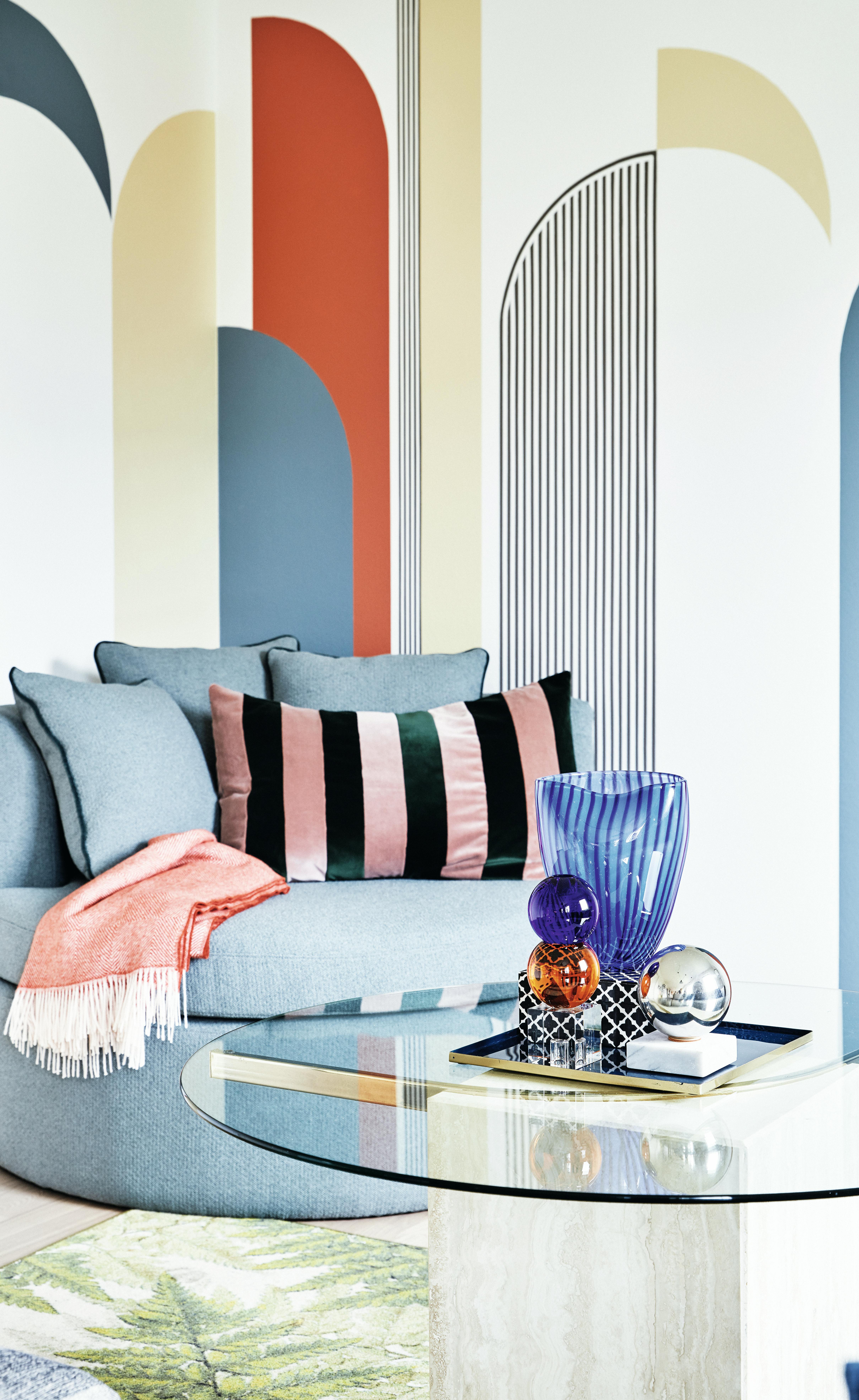 Fargerikt sirkus. Monsterscirkus! Navnet på bloggen til Mette Holm. Spennende fargerikt design. 