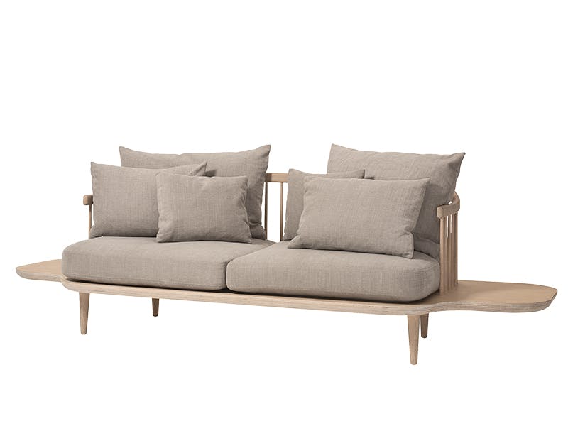 Møblert miks: Sofa med bord Møblert miks: Sofa med bord