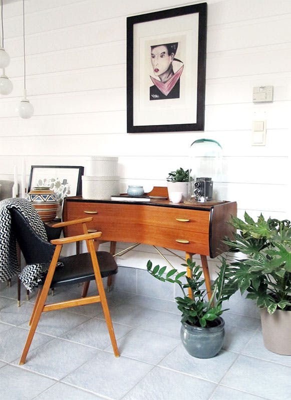 Kjøpe gamle møbler på loppemarked