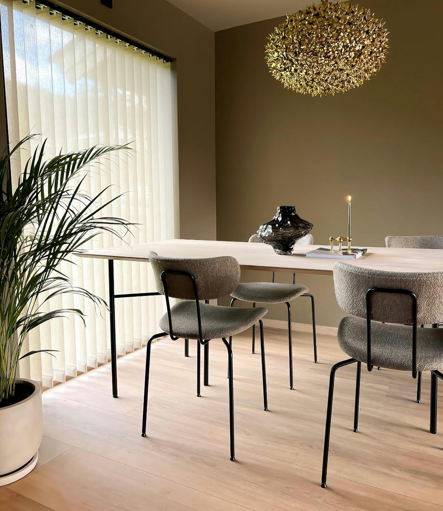 Gull lampe til spisestuen