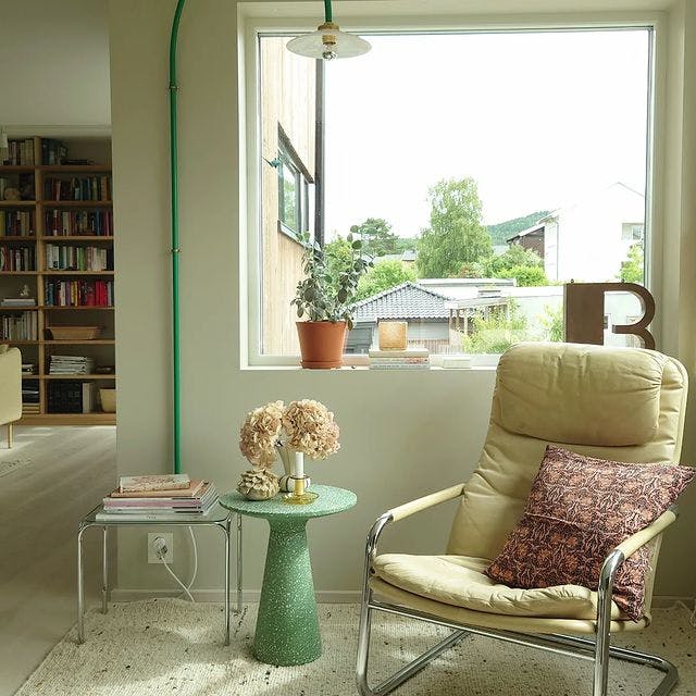 Gull stol til lesekroken