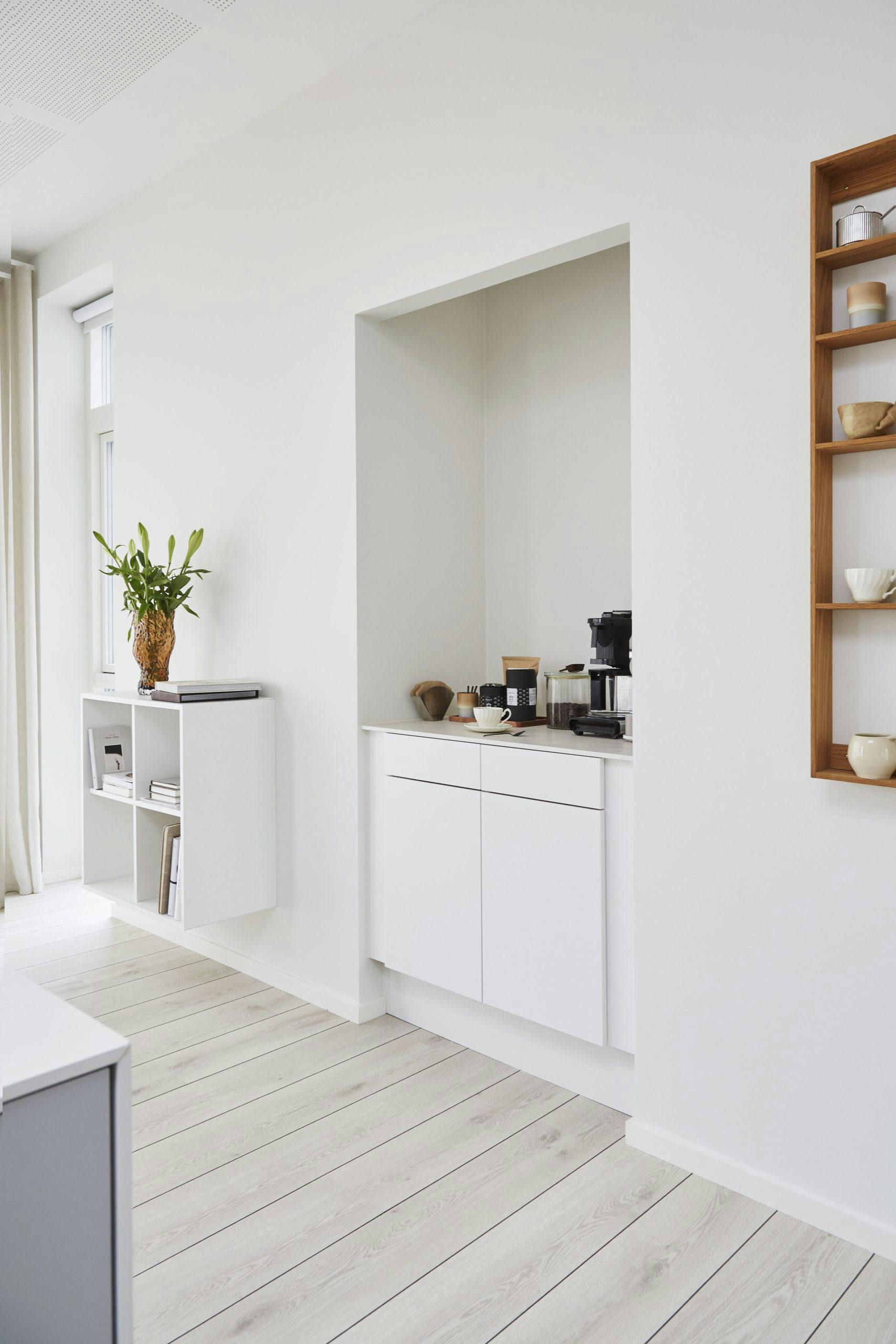 hvite overflater stue