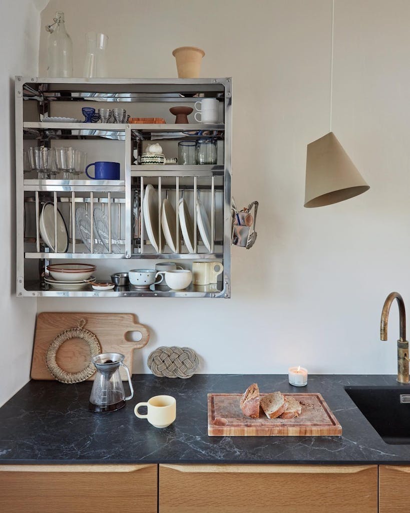 Krom hylle på kjøkken Krom hylle på kjøkken