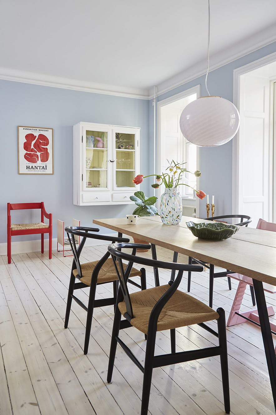 Vegghengt vitrineskap