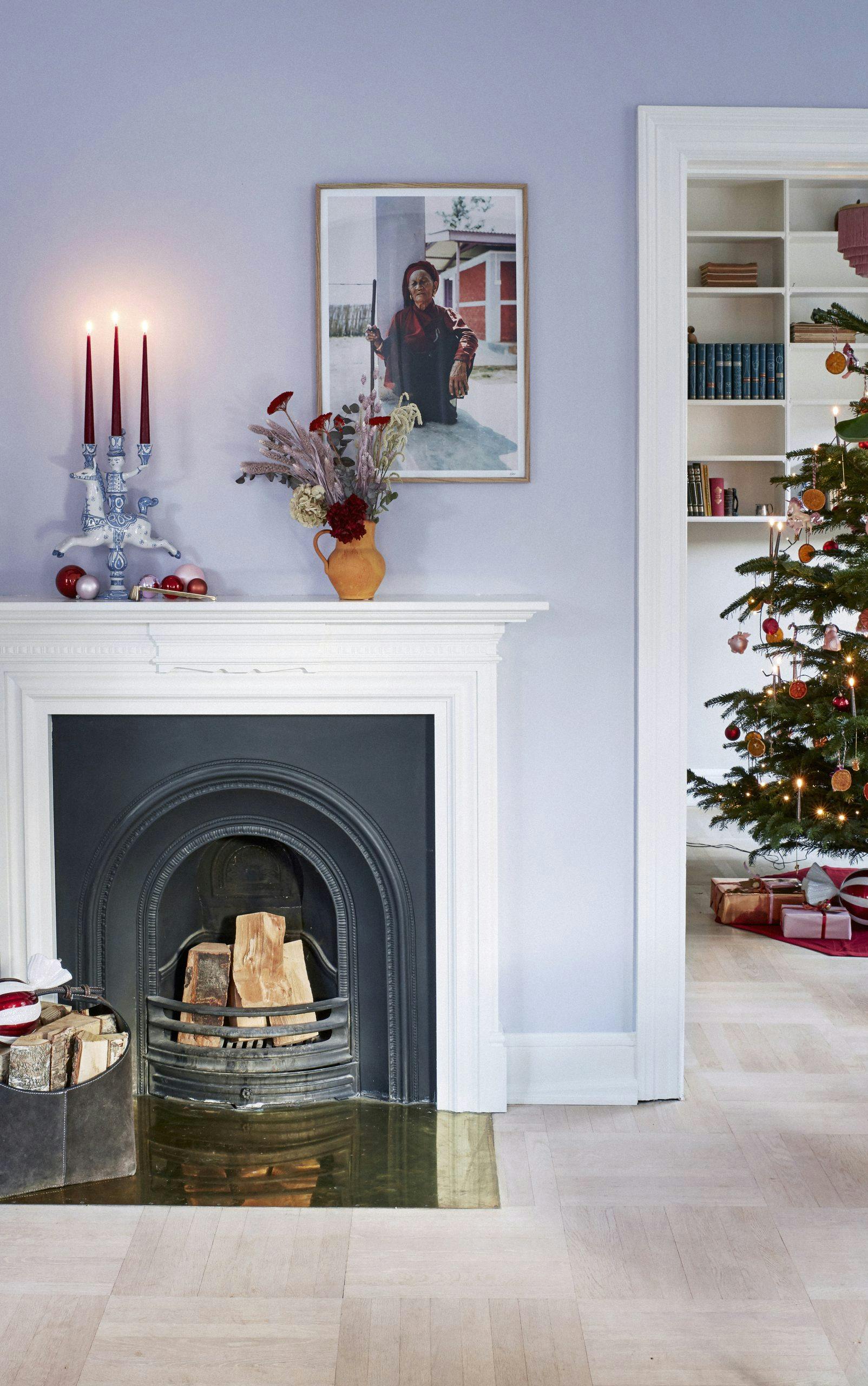 Klassisk peis i stuen