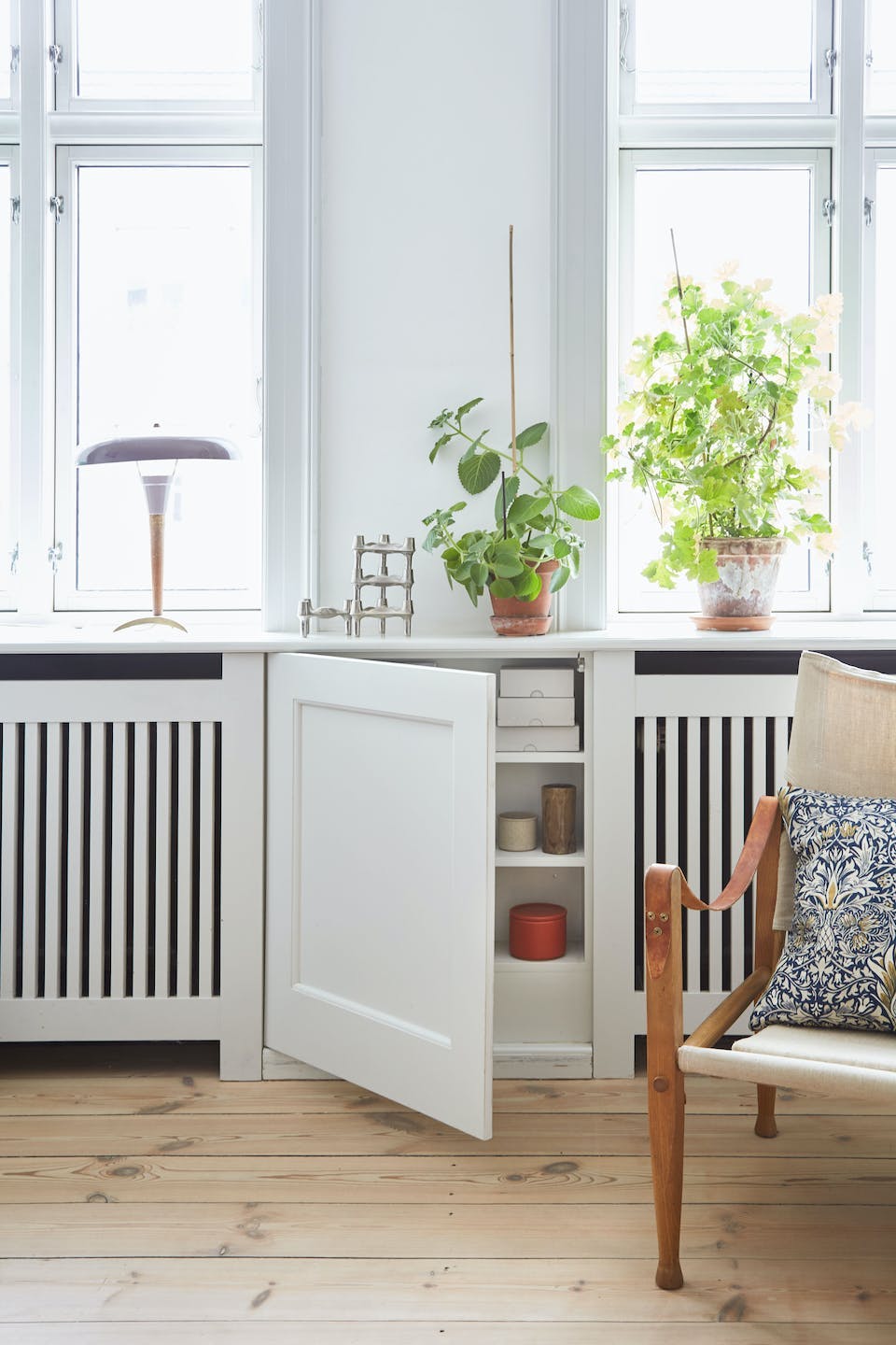 Radiatorskjuler innebygget skap