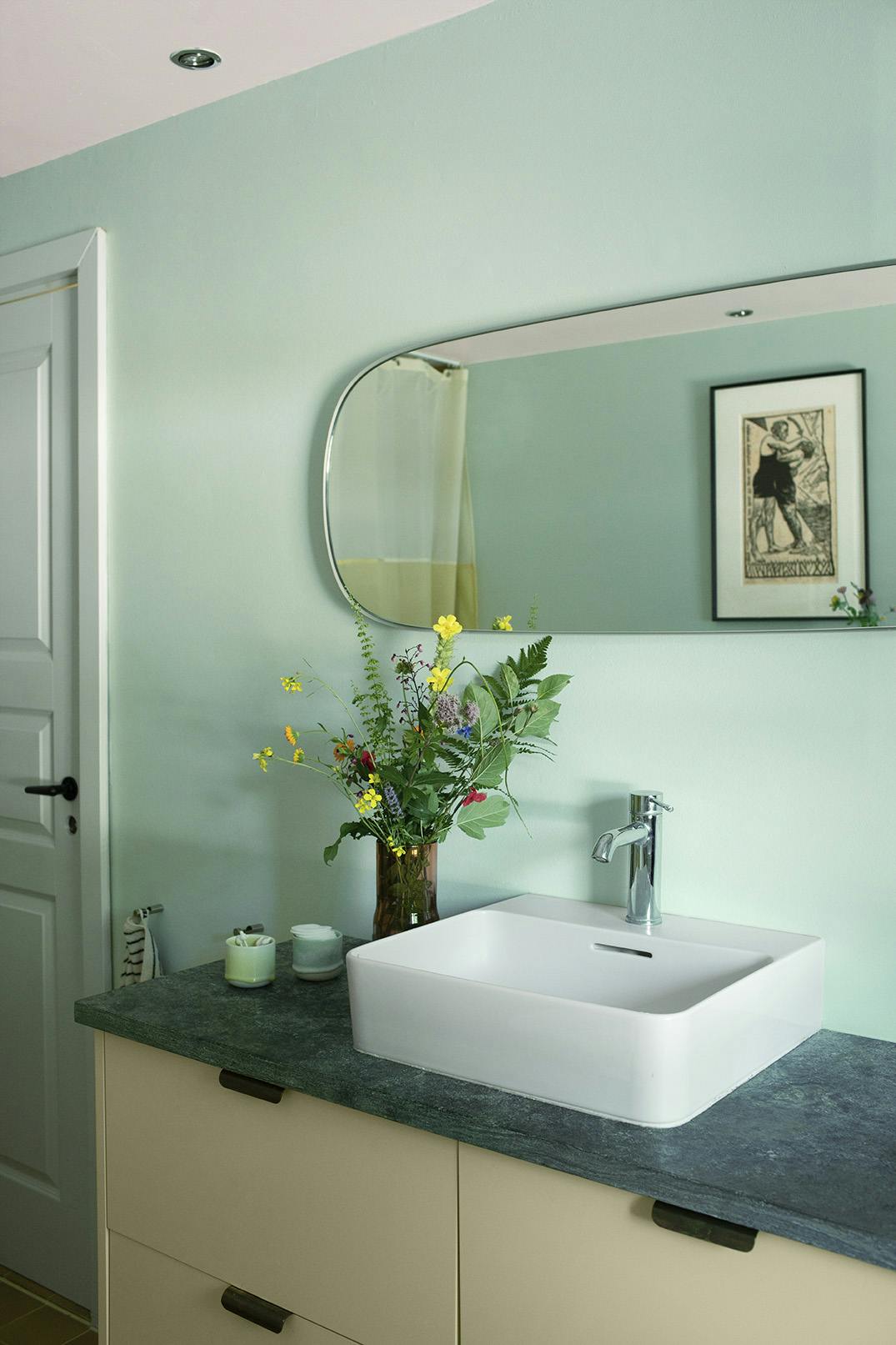 Baderomsmøbel gule fronter