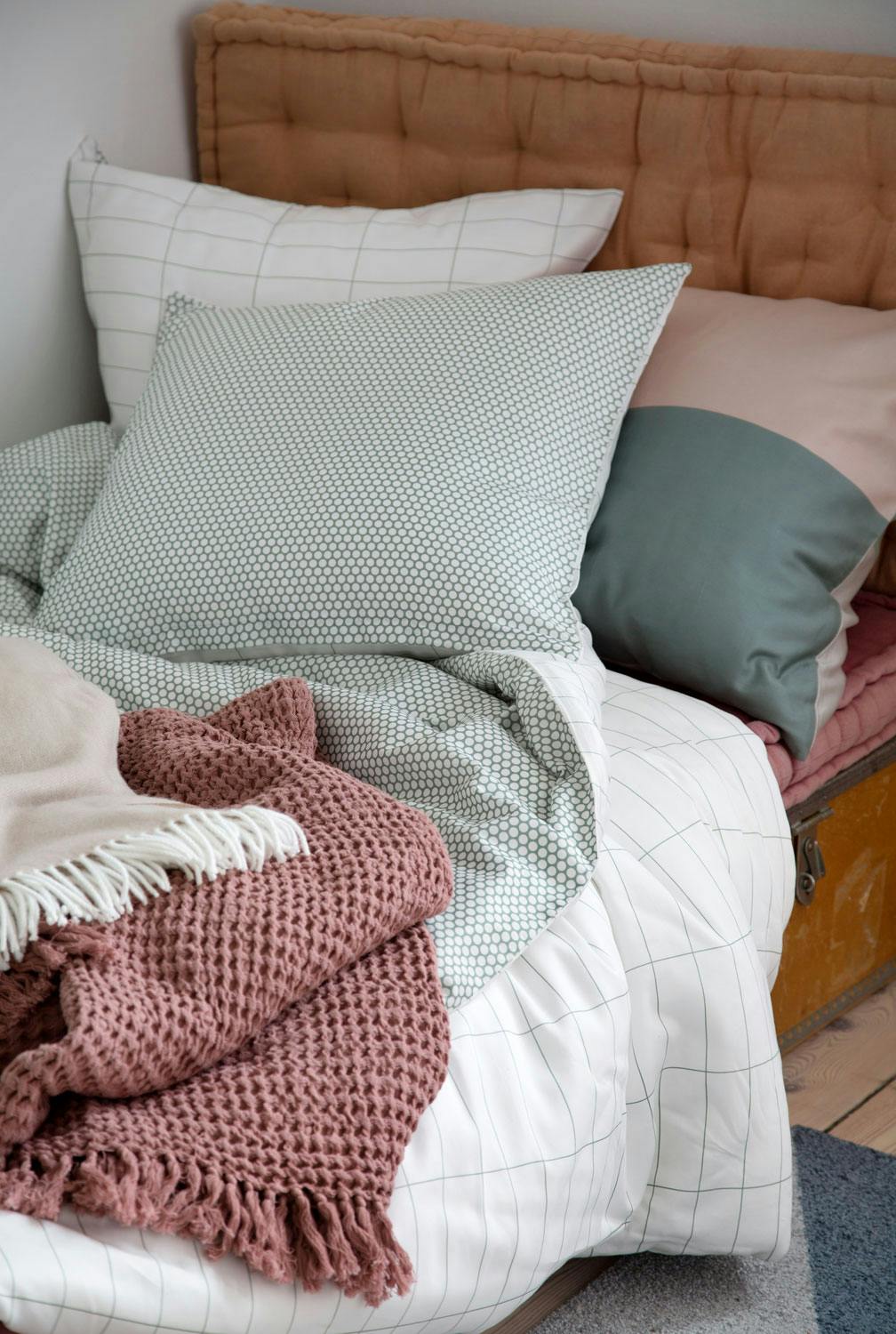 Rikki Tikki leker med mønstermiks 