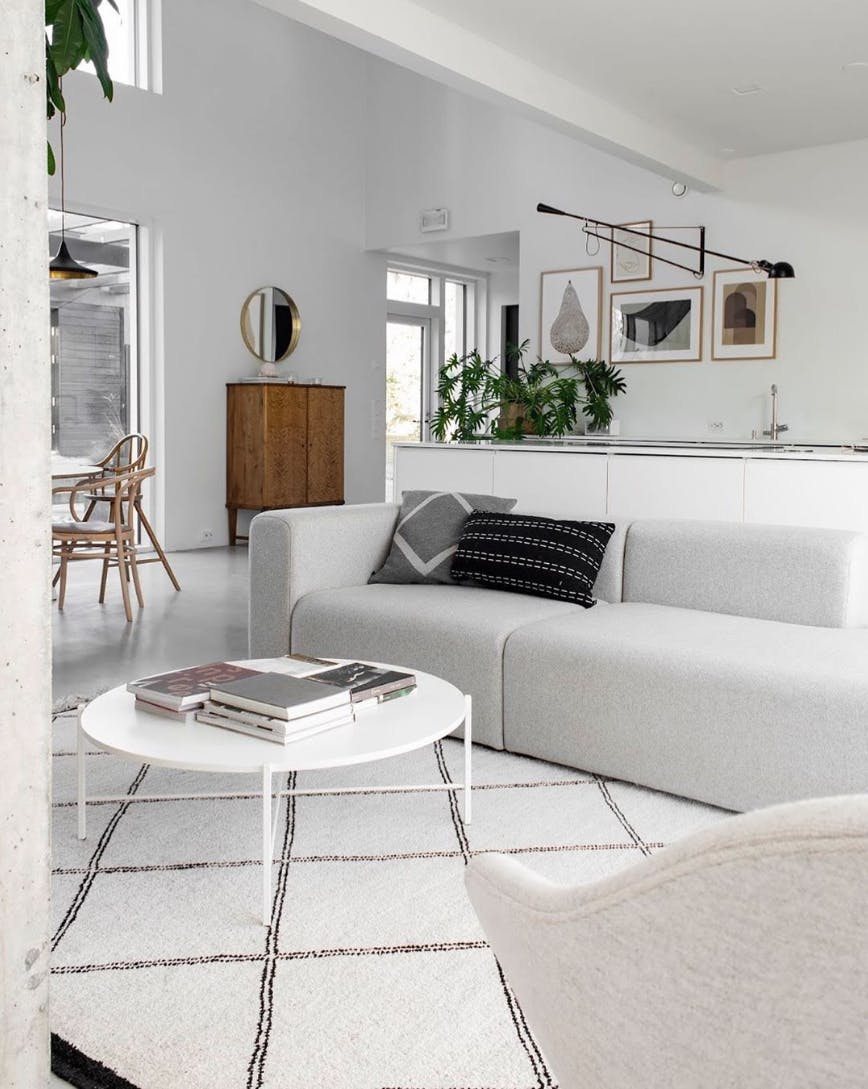 Åpen løsning mellom kjøkken og stue eksempel