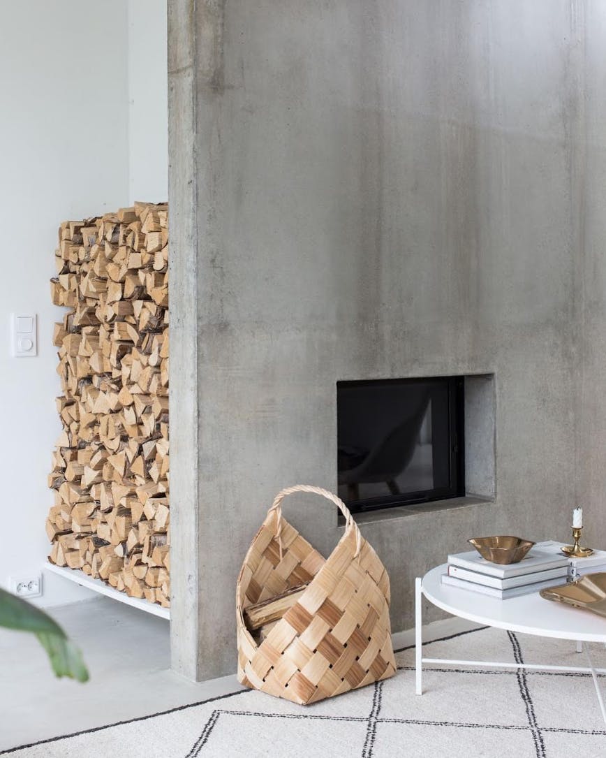 Innebygget peis og god vedoppbevaring