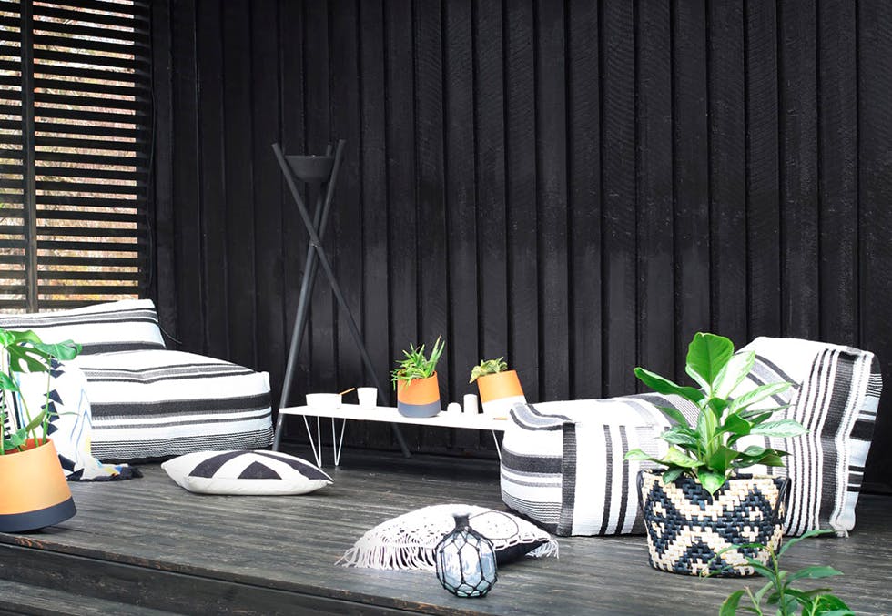 Lag en lekker uteplass på terrassen. Se før- og etterbildene fra vår makeover!