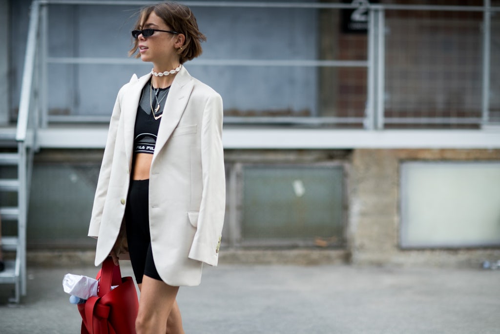 victorjones-7629-6dzatync3_tblxv-2ecsvg-kjxpsqzueve4greterfuxa Cykelshorts og en oversize blazer