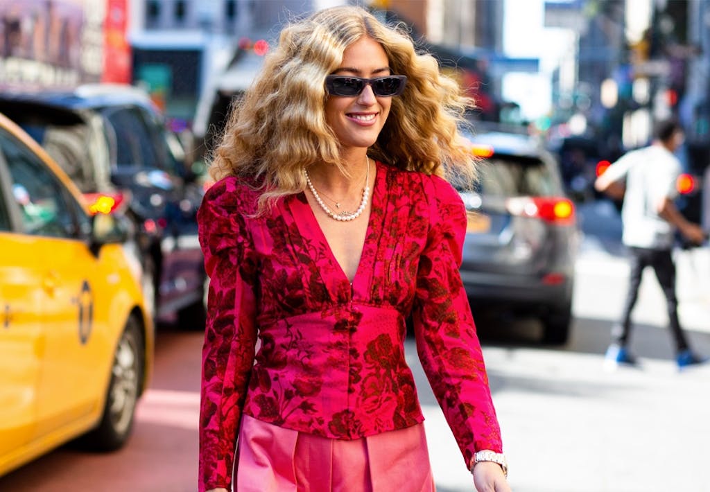 Motefarger i år på klær og vesker