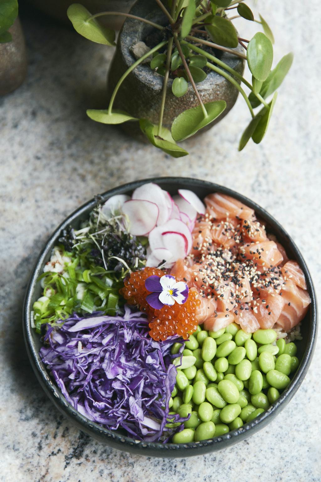 Oppskrift på poké bowl. Slik lager du den beste pokè bowl hjemme