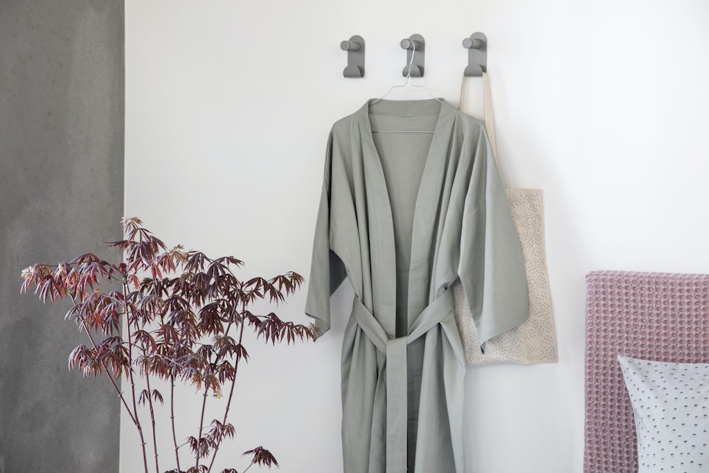 Kimono fra Søstrene Grene i sart douchet farve