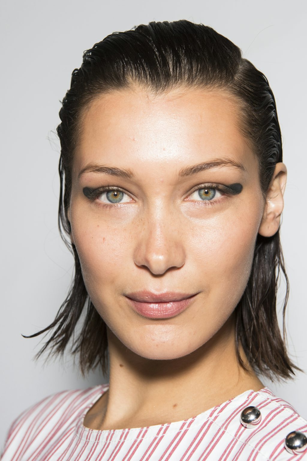 Slikket Slikket hår med gel bella hadid