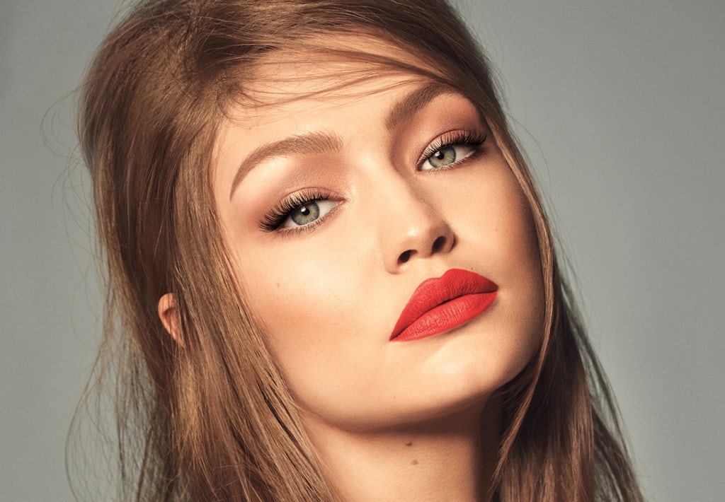 Gigi hadid og Maybelline laver makeup: Gigi X Maybelline