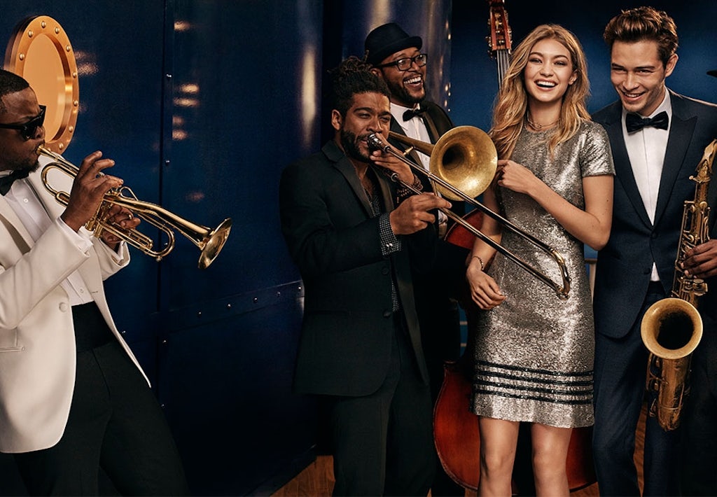 Gigi Hadid | Tommy Hilfiger lancerer ny jule-kollektion