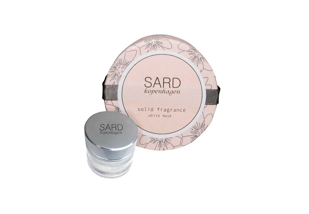 Solid parfume Undgå for meget kemi i parfumen med denne solideparfume fra Sard Kopenhagen