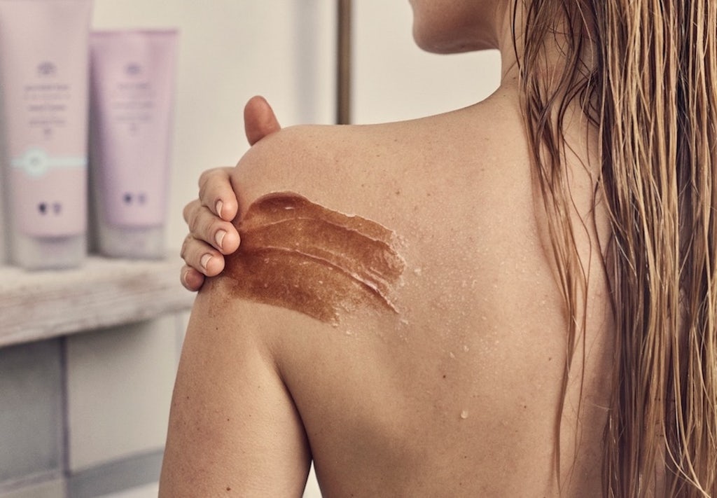 Skrub dig til lækker og blød hud igen Derfor skal du scrubbe din hud sommerklar. Få de bedste tips her