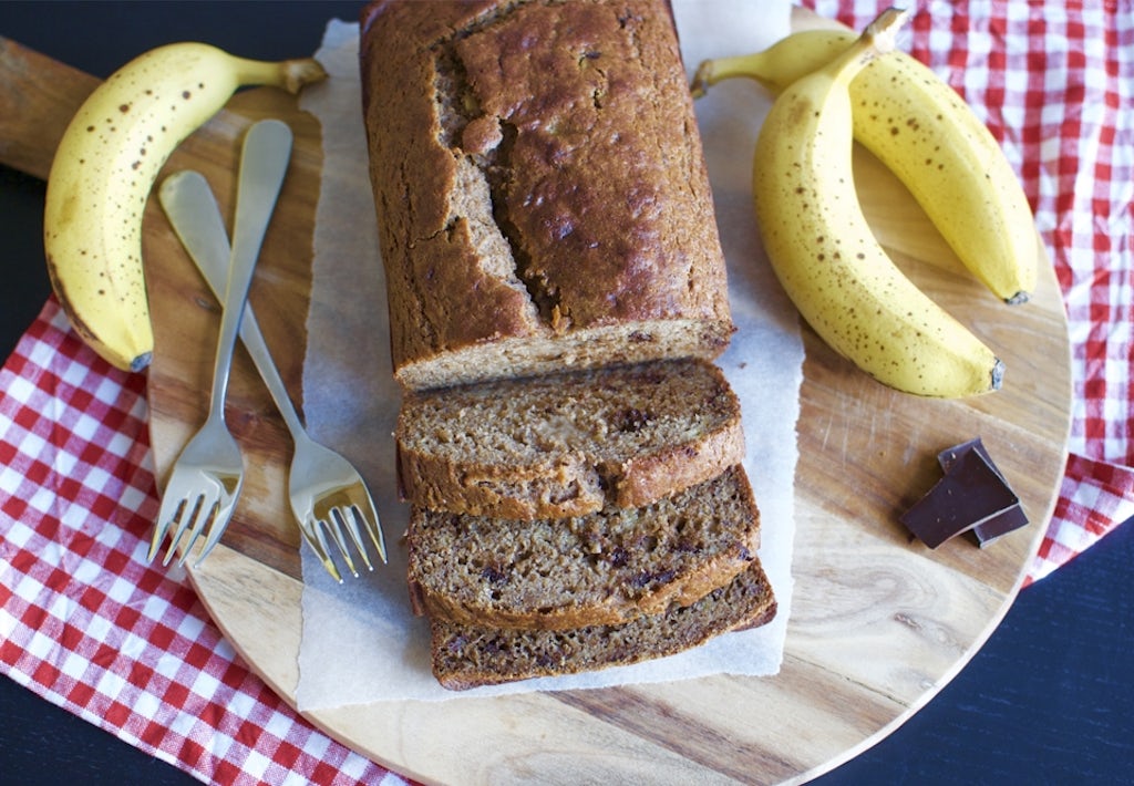 Bananbrød med mørk chokolade Bananbrød med mørk chokolade