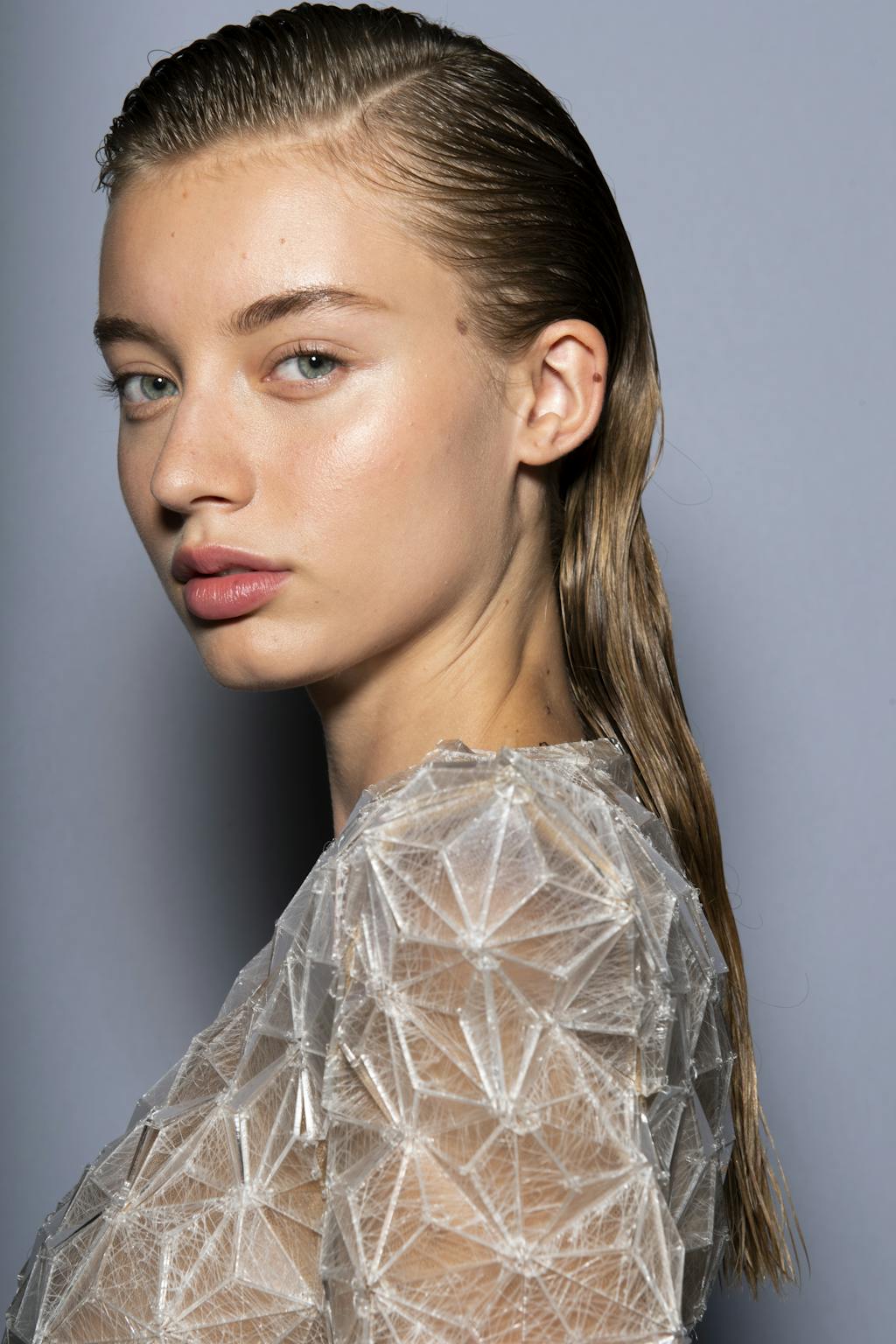 hår aldri gre vått hår tips hårinspirasjon hårtips