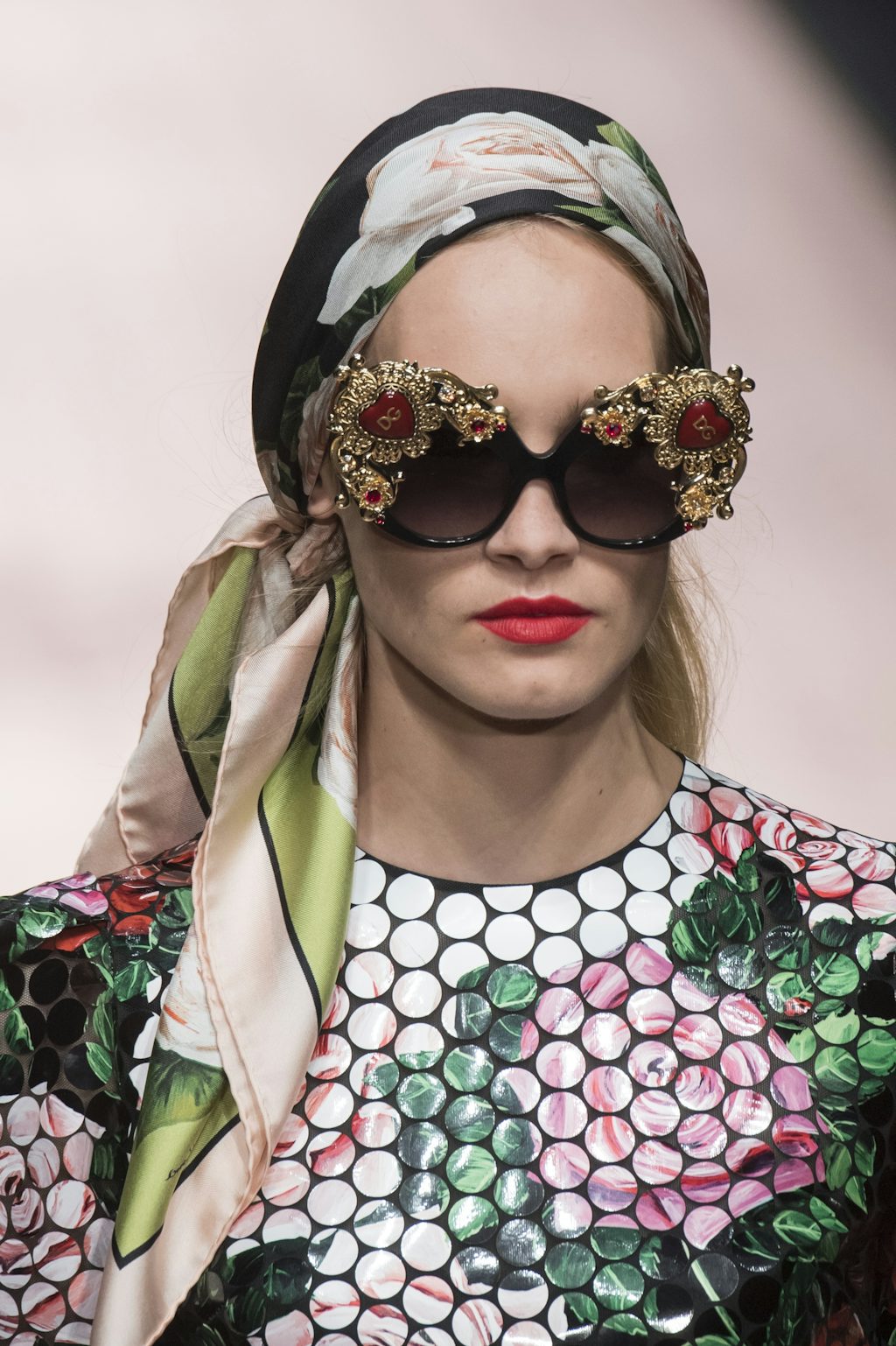 Dolce & Gabbana Bøttehatt, silketørkle, sjal, stråhatt dolde & gabbana