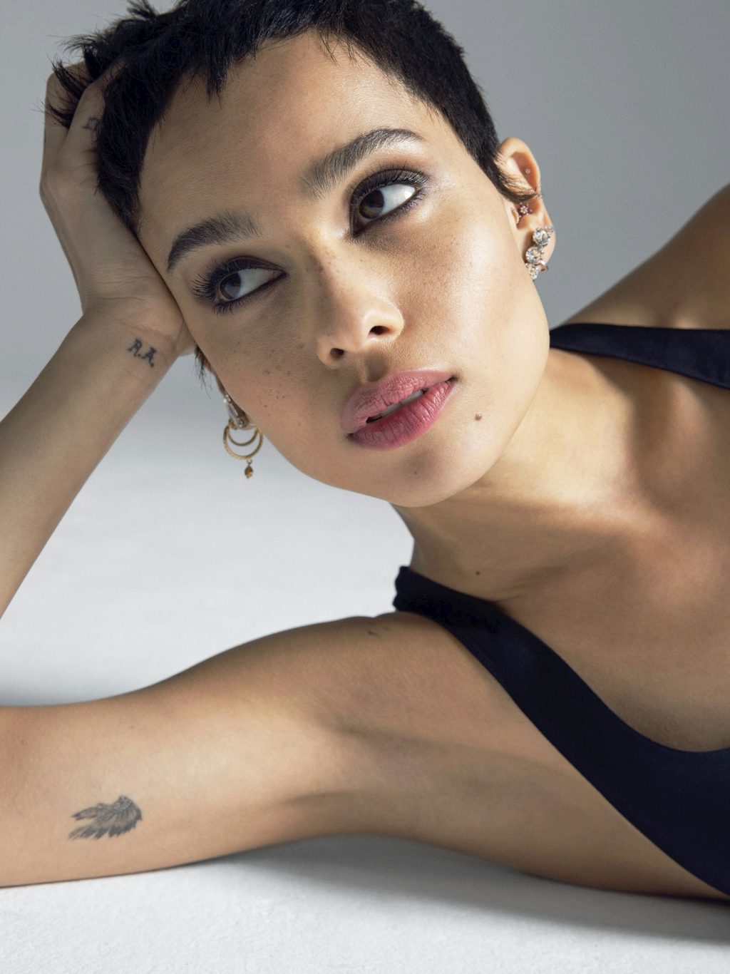Lenny Kravitz og Lisa Bonets rockedatter Zoë Kravitz er velsignet med gode gener, men er likevel nøye med hudpleierutinene og kostholdet. zöe kravitz