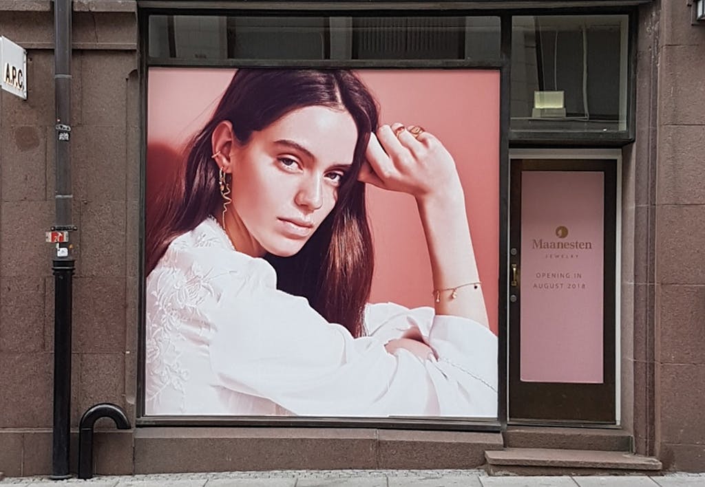 Butikken åpner dørene i august.