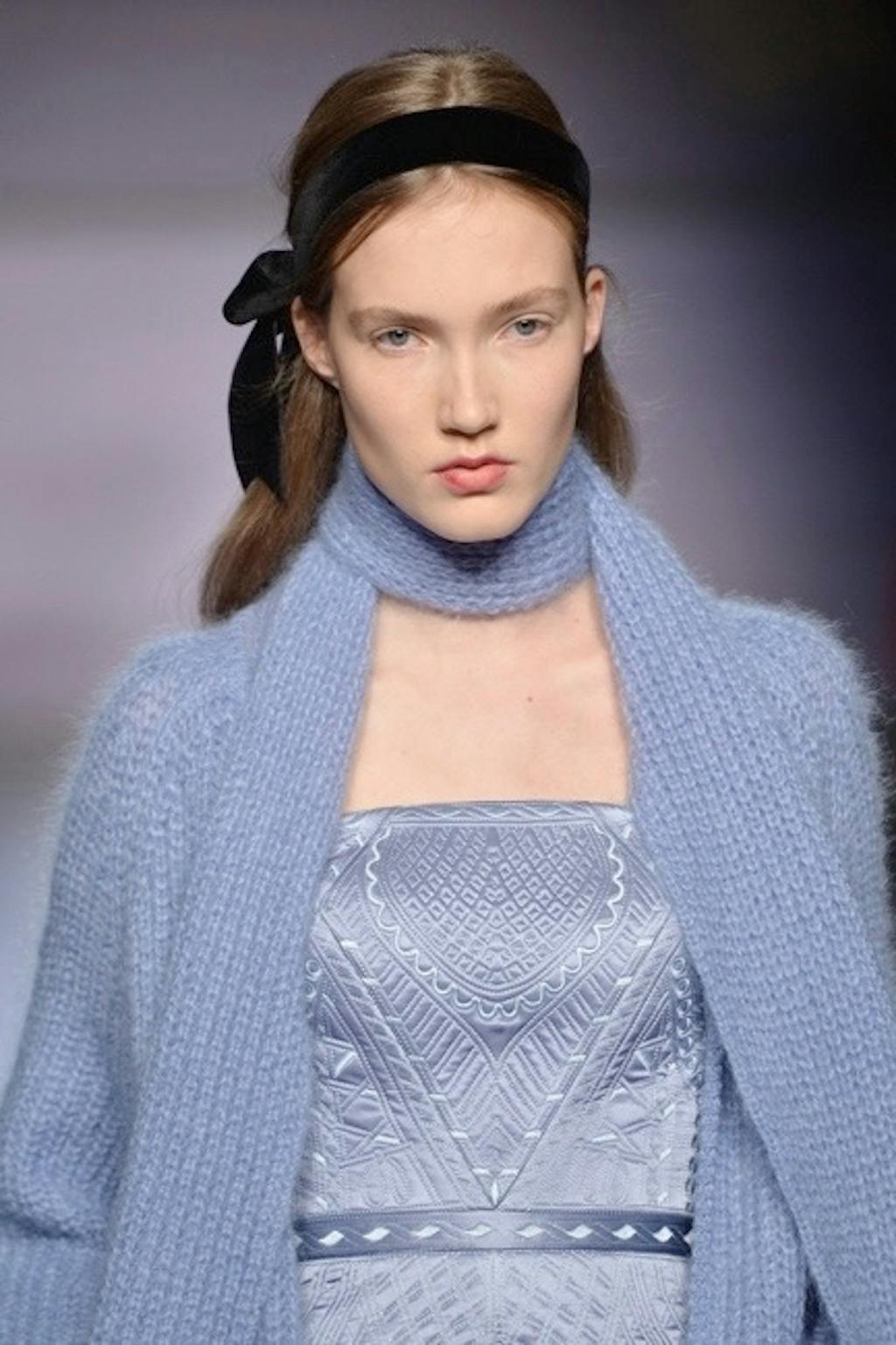 Temperley London: hårfrisyre med hårbånd