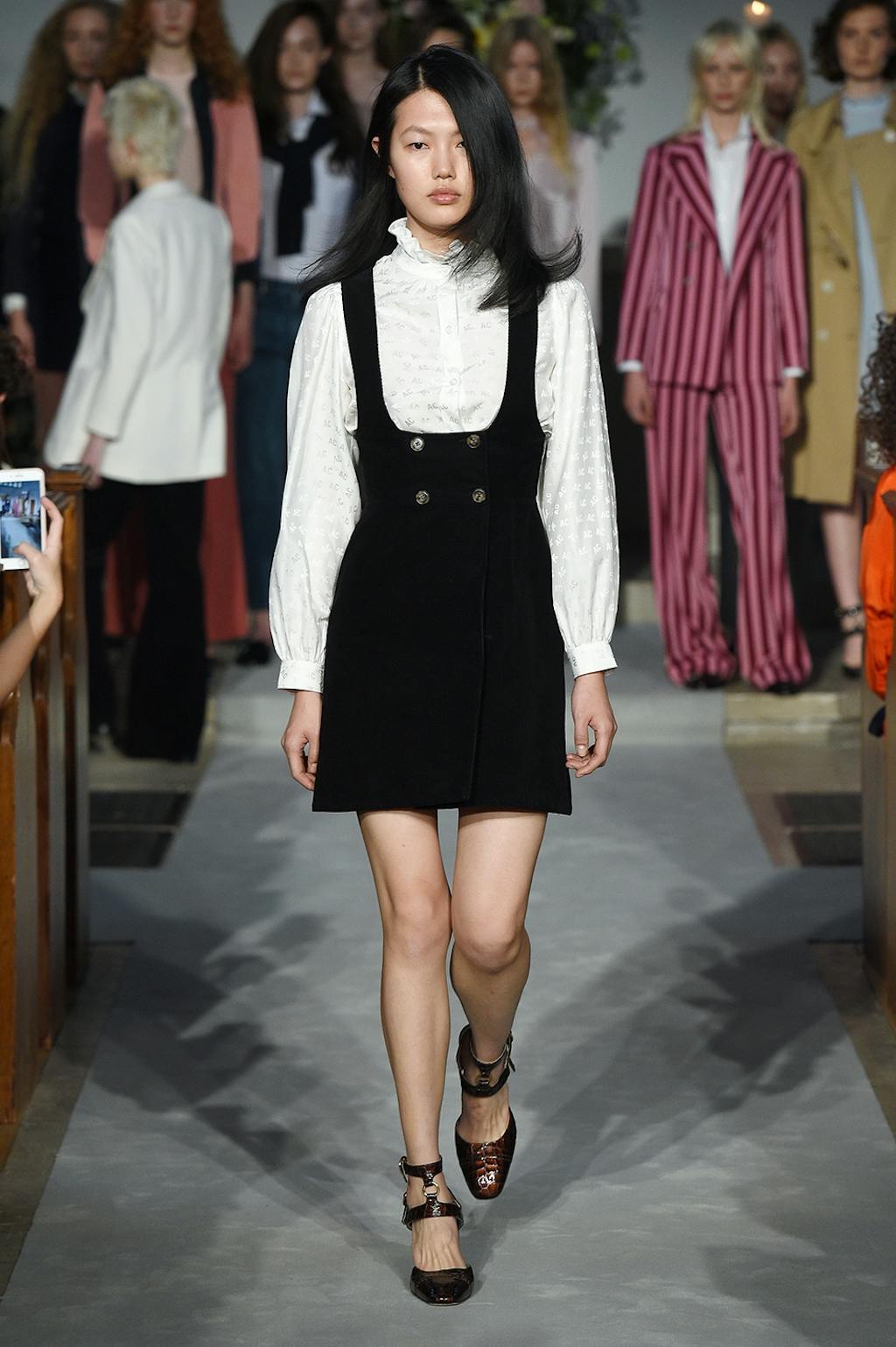 Se Alexa Chungs nye kleskolleksjon