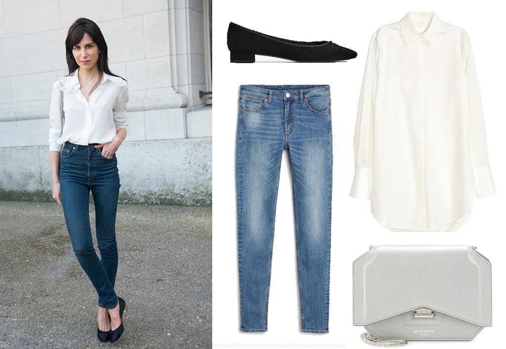 Stilikonet Caroline Sieber kler seg enkelt og sofistikert i blå jeans og en silkebluse