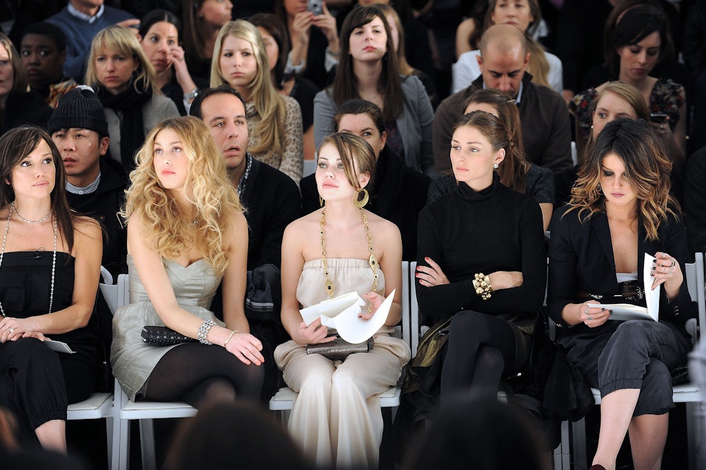 Diane von Furstenberg og Marc Jacobs viste sine kolleksjoner, og Whitney Port, Olivia Palermo og Heidi Klum var blant kjendisene som møtte opp. Se flere høydepunkter! Diane von Furstenberg og Marc Jacobs viste sine kolleksjoner, og Whitney Port, Olivia Palermo og Heidi Klum var blant kjendisene som møtte opp. Se flere høydepunkter!