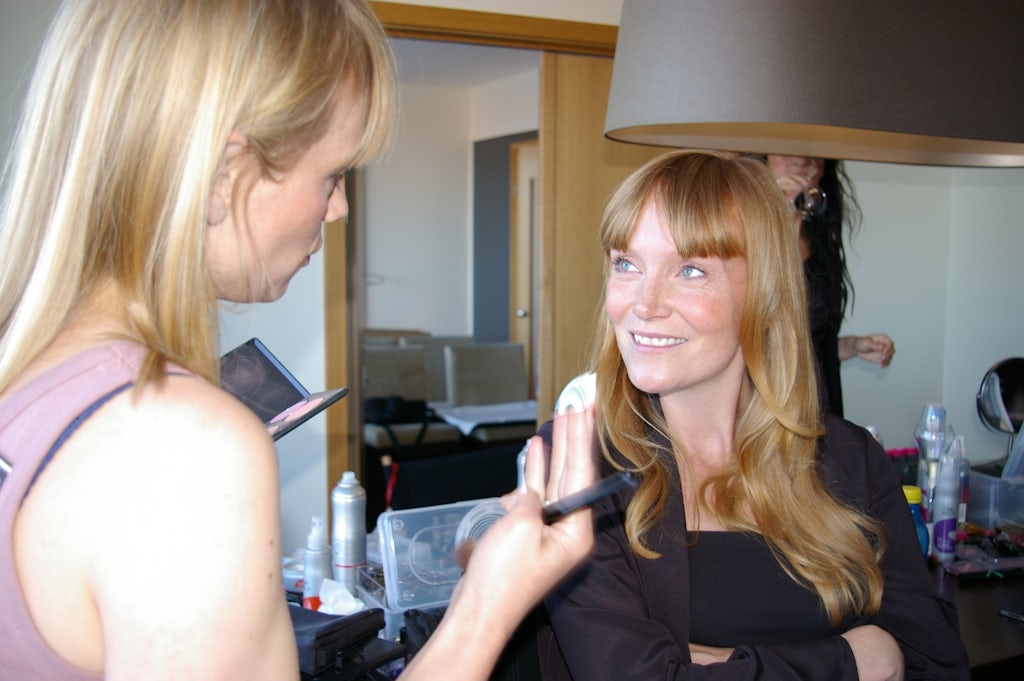 Max Factor og Wella havde i forbindelse med Dansk Fashion Awards lanceret en beauty-salon. Blandt andre Costumes chefredaktør, Rikke Agnete Dam, designer Susanne Rützou, og designer Stine Goya (billedet) blev inviteret ind i beauty-salonen.... Max Factor og Wella havde i forbindelse med Dansk Fashion Awards lanceret en beauty-salon. Blandt andre Costumes chefredaktør, Rikke Agnete Dam, designer Susanne Rützou, og designer Stine Goya (billedet) blev inviteret ind i beauty-salonen....