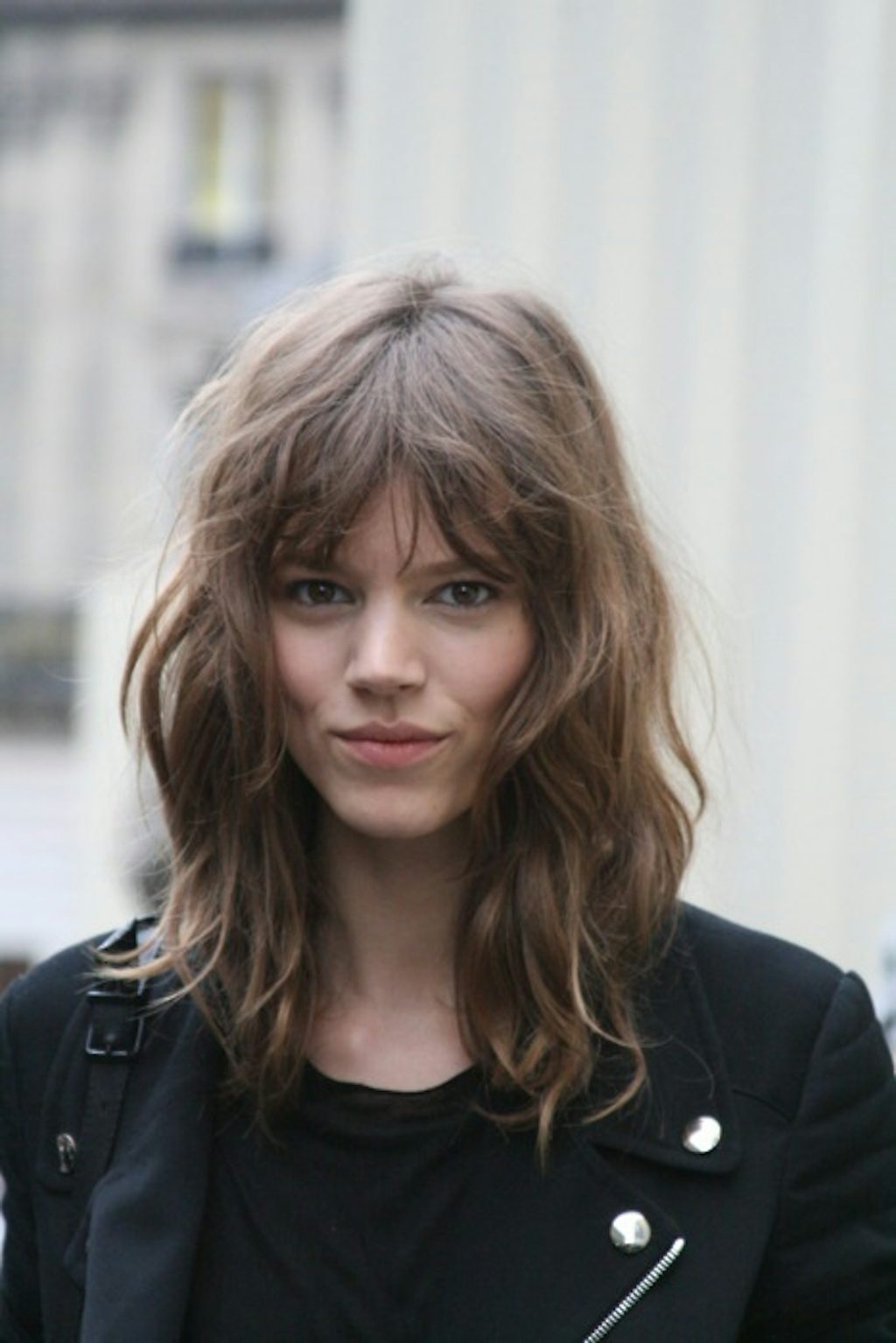 Har du pandehår som den danske topmodel Freja Beha, så brug en primer under din mascara. Har du pandehår som den danske topmodel Freja Beha, så brug en primer under din mascara.